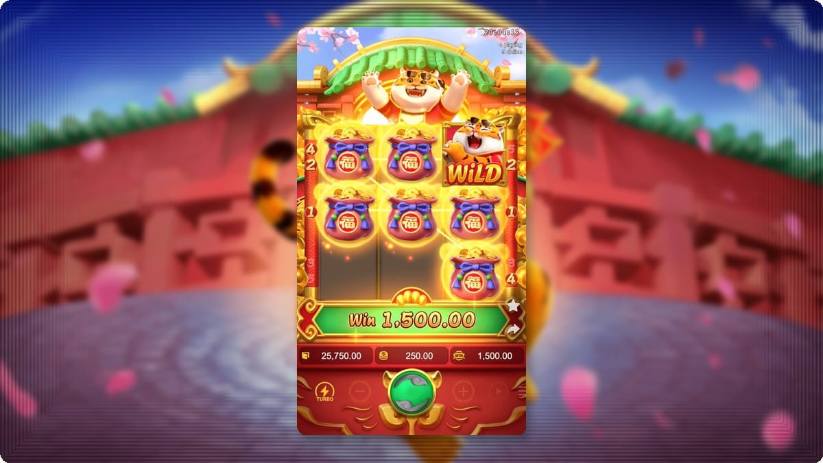 Wild Tigre Dourado misturado com sacos de moedas durante a Fortune Tiger Feature. PG Soft.
